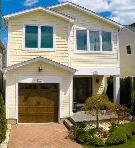 3 bedroom Flat For Sale: 1828 Fernwood.. - 2