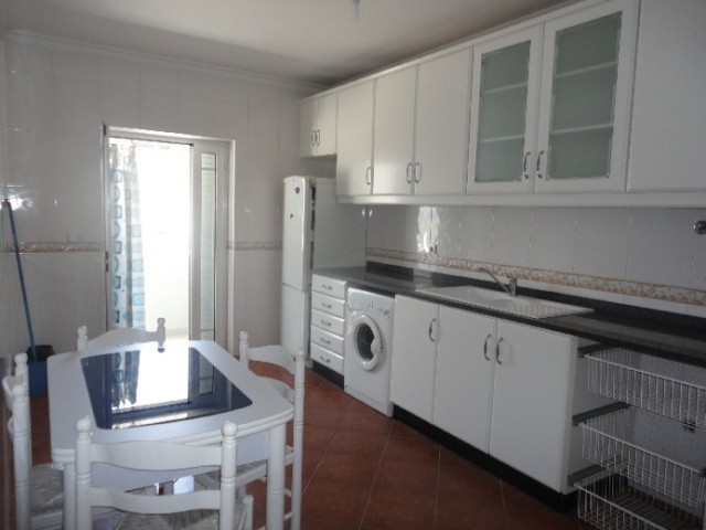 Spacious and Excellently Valued T2 in.. - 2
