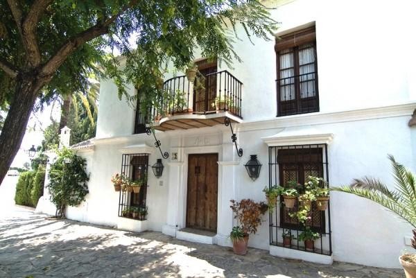 2 bedroom town house for sale