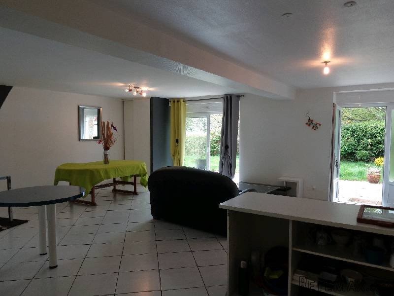 2 Bedroom House For Sale - 2
