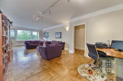 3 bedroom Apartment For Sale: 750..