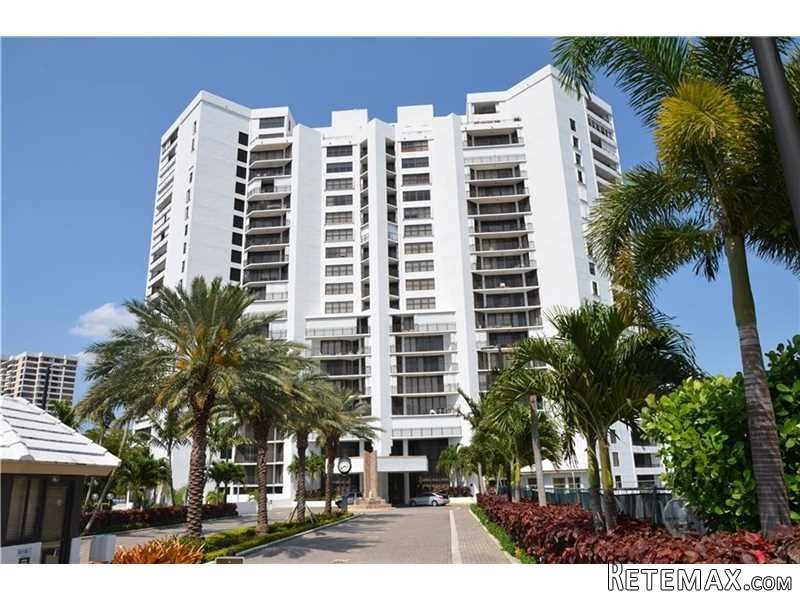 1 bedroom Flat For Sale: 300 Three..