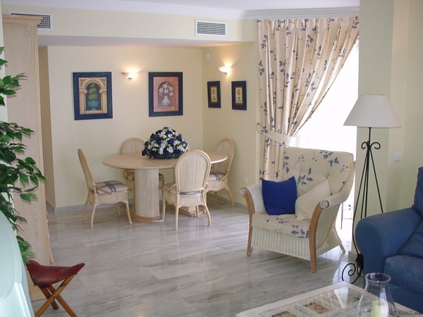 2 bed Apartment in CALAHONDA - 2