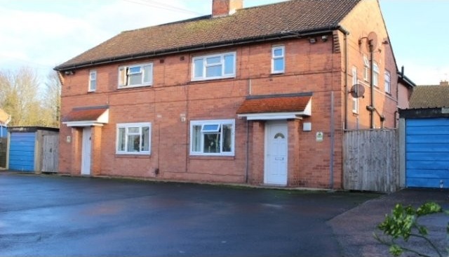 ROOM TO LET IN OAKENGATES - ALL BILLS..