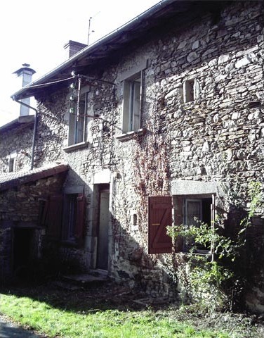 Lovely Renovation Project With An House..