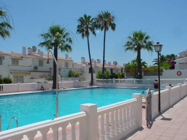 2 bedroom town house for sale