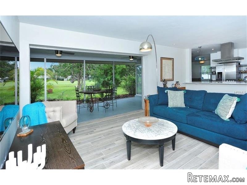 3 bedroom House For Sale: 3412 Sea View.. - 2