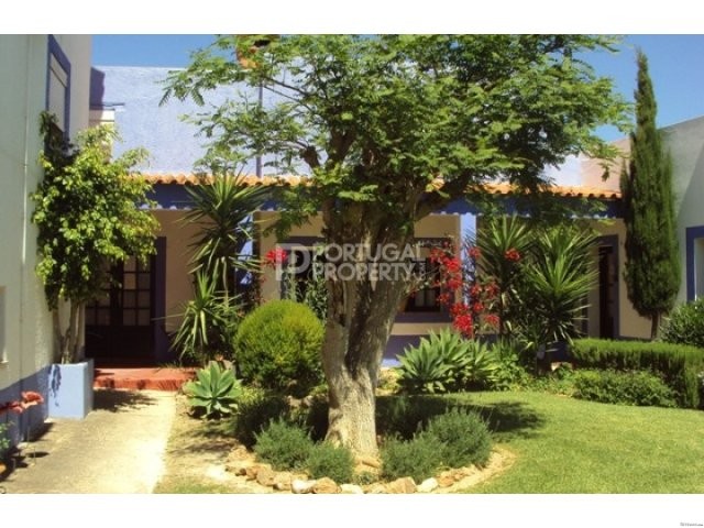 Character Residential Guest House-.. - 2