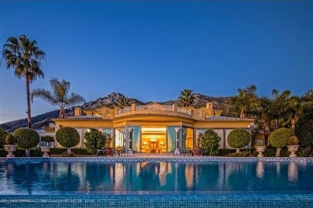 Villa - A palacial mansion situated on..