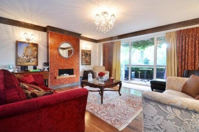 3 Bedrooms - Apartment - London - For..