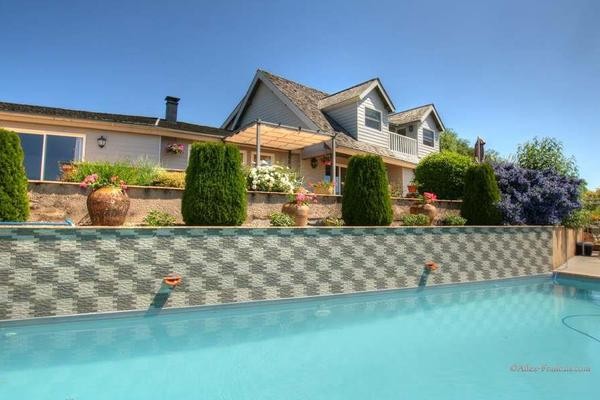 Beaulieu sur Dordogne (19) - Exclusive..