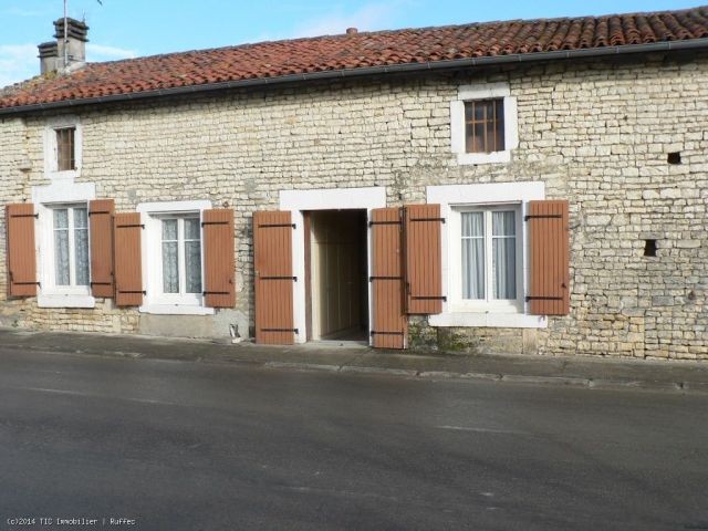 House and outbuildings to renovate -..