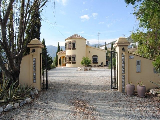 Villa for Sale in Competa, Competa..