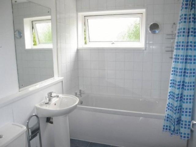 2 Bed Flat/Apartment To Let in..