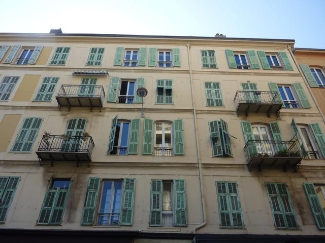Completely renovated duplex apartment.. - 2