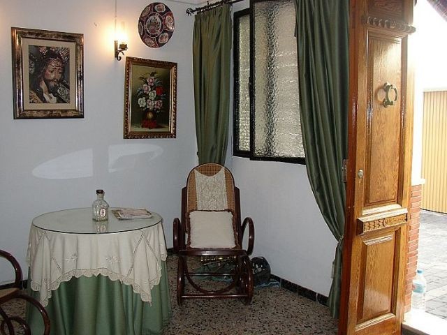 Town House - Large townhouse located in.. - 2