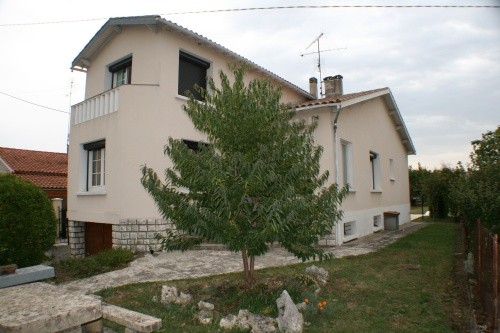 Detached House with 4 Beds/2 Baths. ...