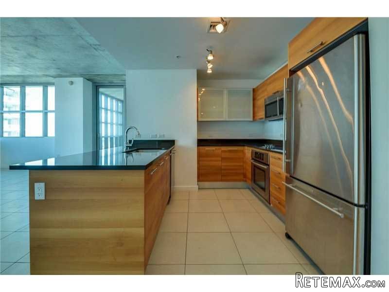2 bedroom Flat For Sale: 3301 NE 1st.. - 2