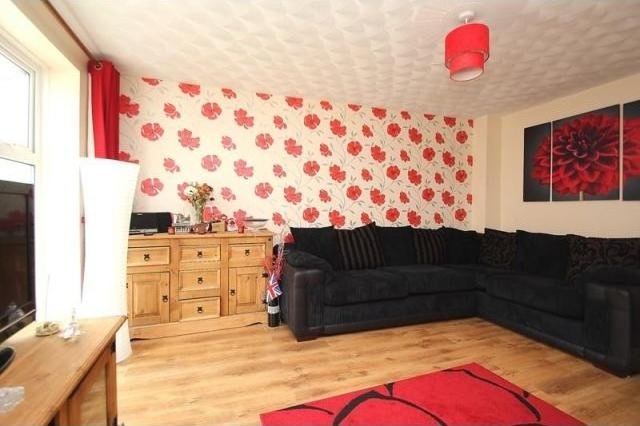 2 bedroom Terraced House For Sale:.. - 2