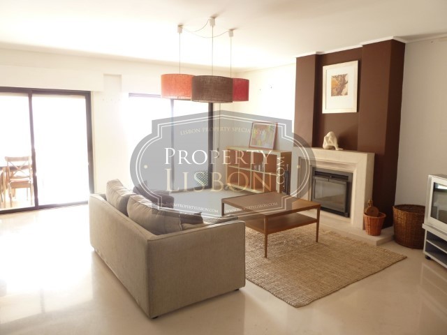 T4 Cascais Apartment with Partial Sea..