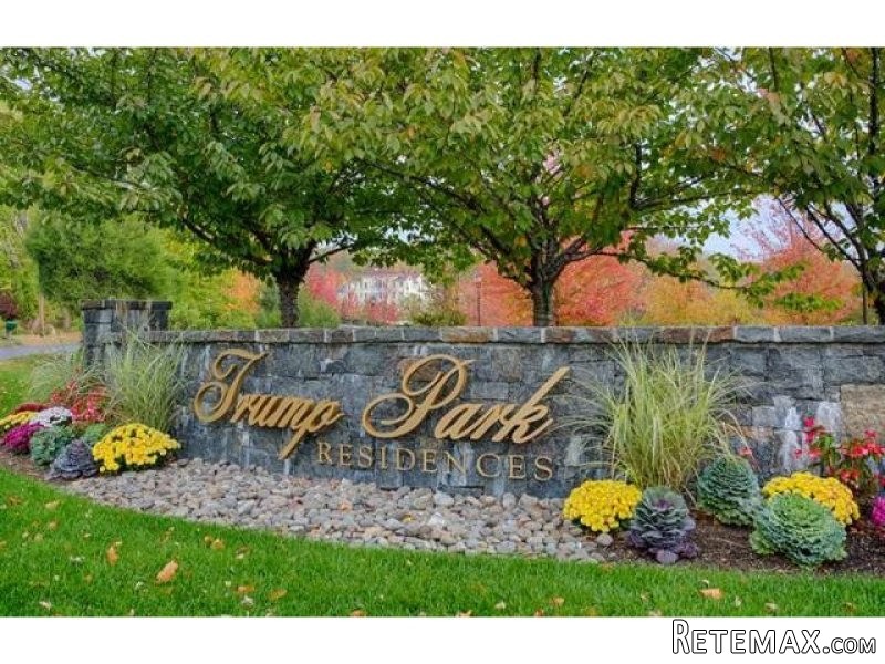 3 bedroom Condominium For Sale: Shrub..