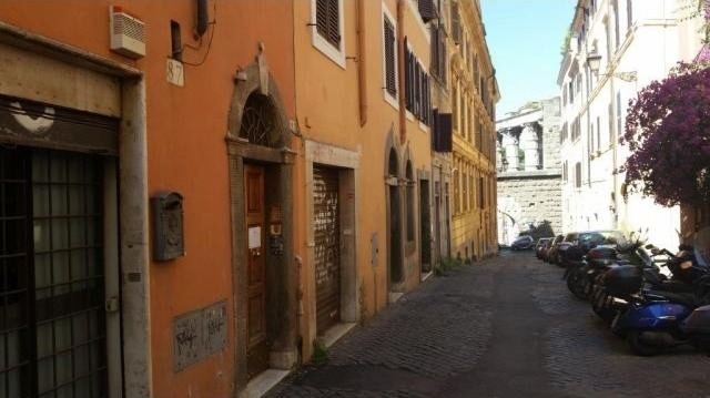 - House - For Sale - 2