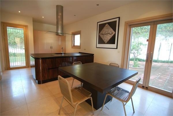 5 bedroom Detached Villa For Sale: La.. - 2