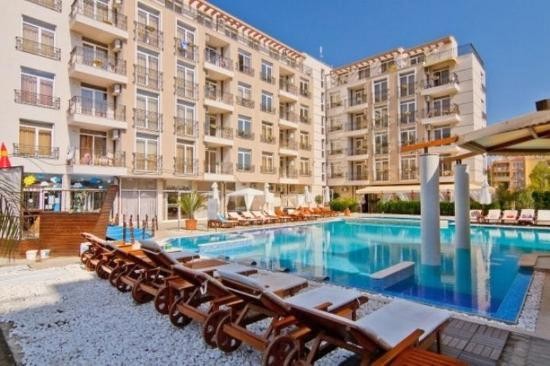 One-Bedroom apartment 500 m to the beach