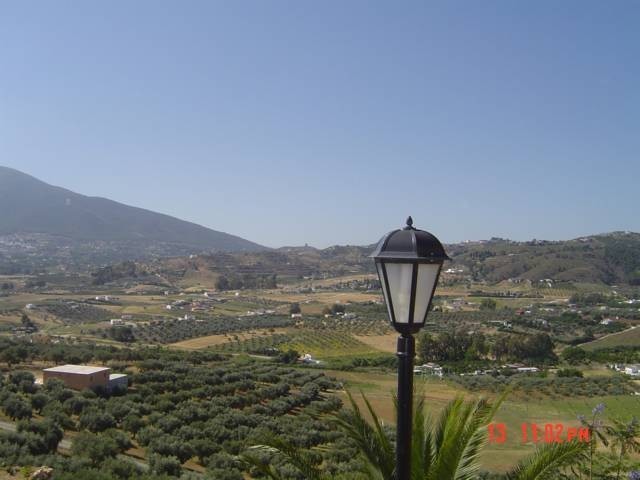 Land - Fantastic plot with un.. - 2