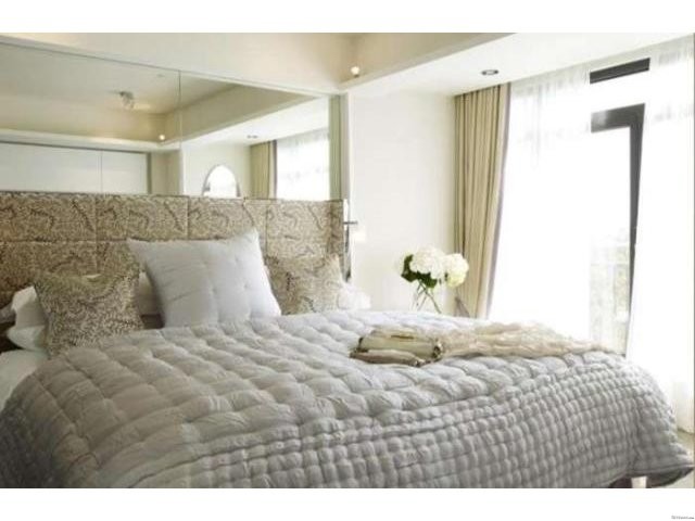 3 bed flat to rent in Piccadilly..