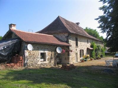 St Saud Lacoussiere (24470)