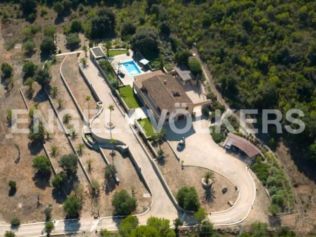 Exclusive country estate with fantastic..