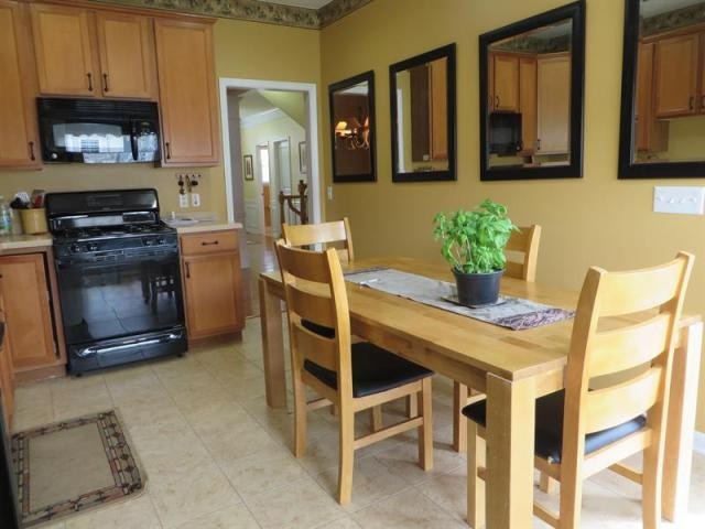 3 bedroom Condominium For Sale:.. - 2