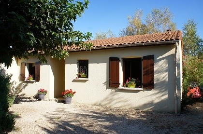 Modern habitable property with garden