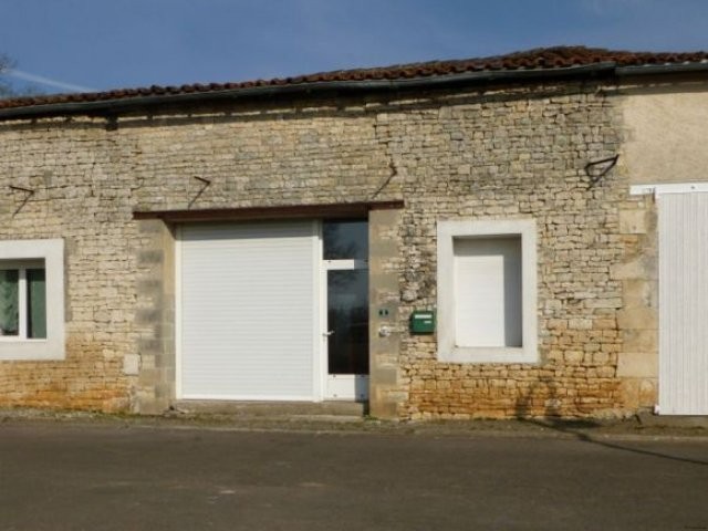 Townhouse in good condition - Close to..