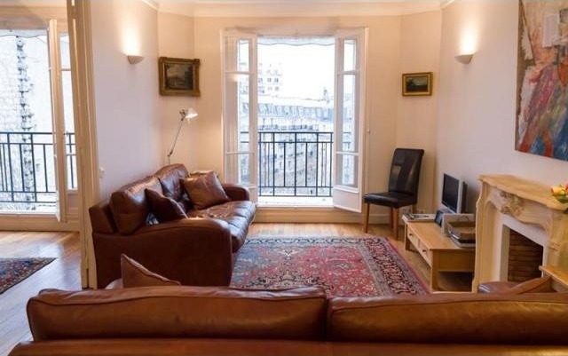 2 bedroom Property For Sale: Paris.. - 2