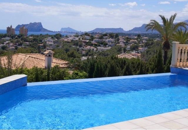 Immaculate South Facing Villa with..