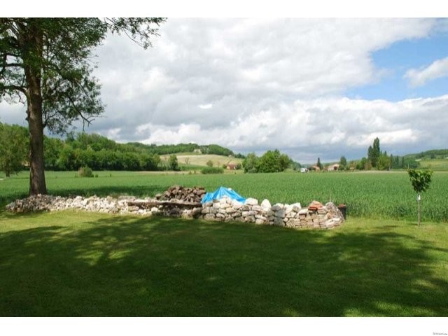 Beautifully Renovated Stone Country.. - 2