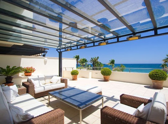 Luxury duplex first line beach..