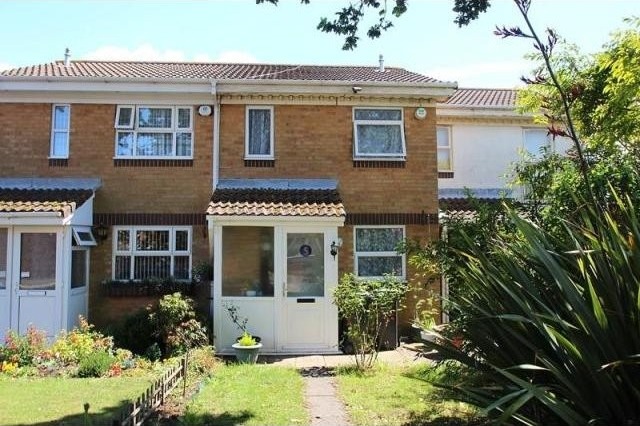 2 bedroom Terraced House For Sale:..