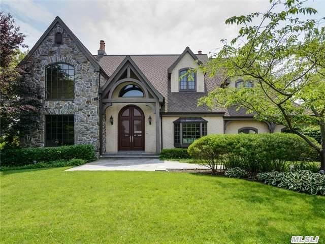 1080 Seawane Dr Hewlett Harbor, NY 11557 - 2