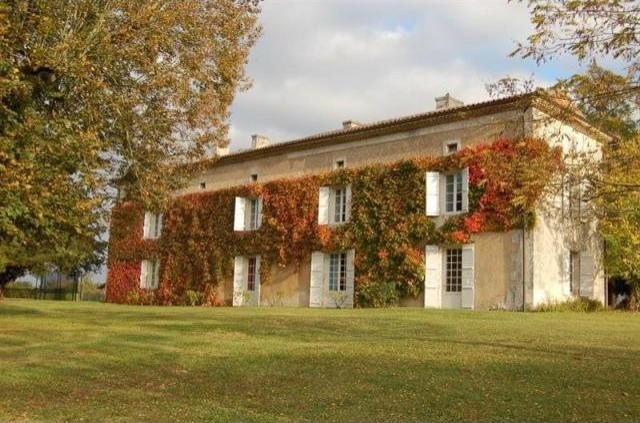 4 bedroom Character For Sale: 16390..