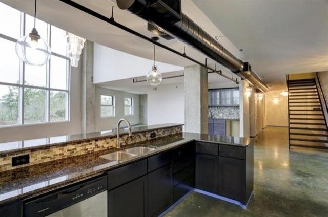 3 bedroom Apartment For Sale: 6007..