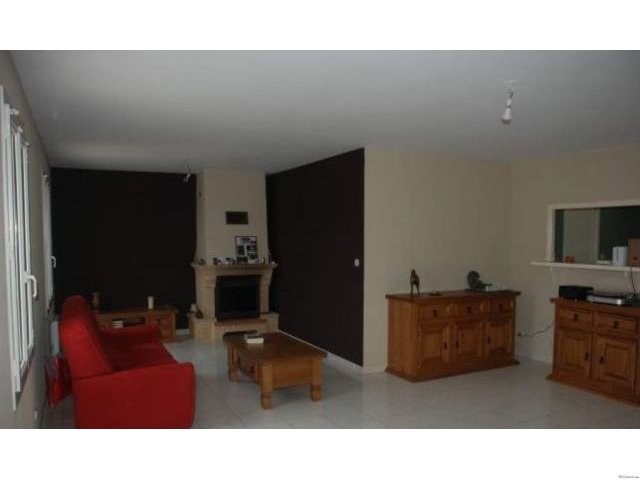 3 bedroom bungalow with basement, in.. - 2