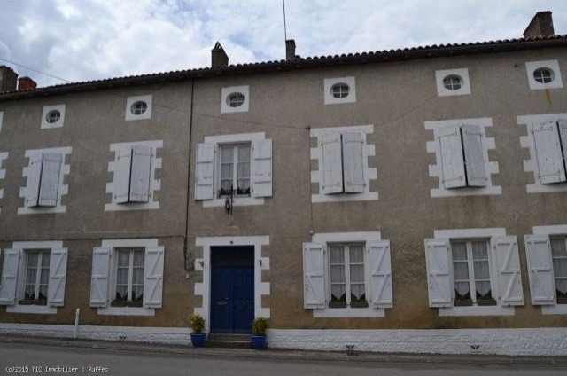 7 Bedroom B and B Situated In The Heart..