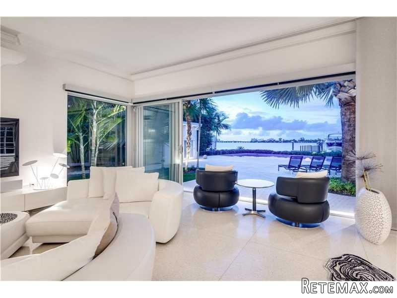 4 bedroom House For Sale: 6050 N Bay Rd - 2