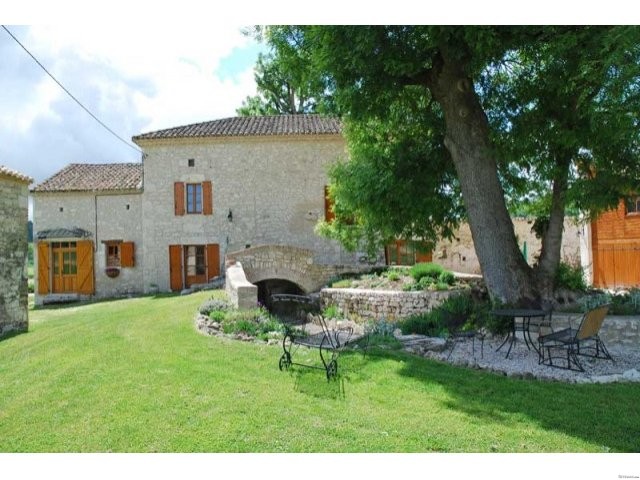 Beautifully Renovated Stone Country..