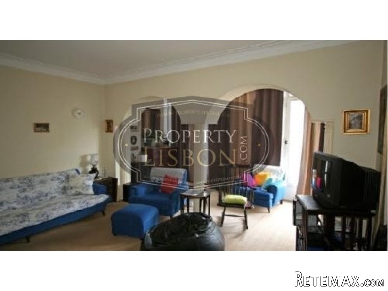 T5 Lisbon Apartment for Sale, Alvalade - 2