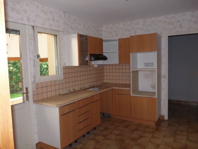 Detached House on a Nice Plot - 2