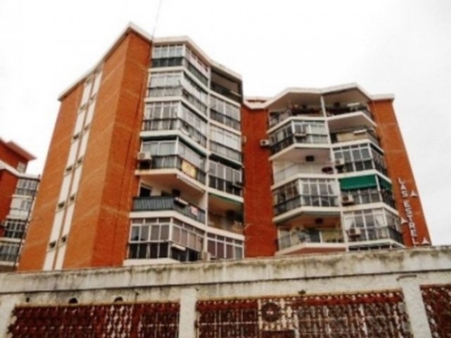Apartment - Middle Floor Apartment..